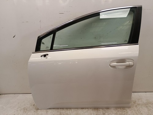2015 toyota avensis door - 5,