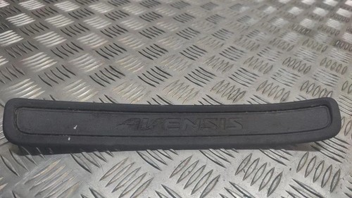 Toyota avensis estate t27 rear - avensis,